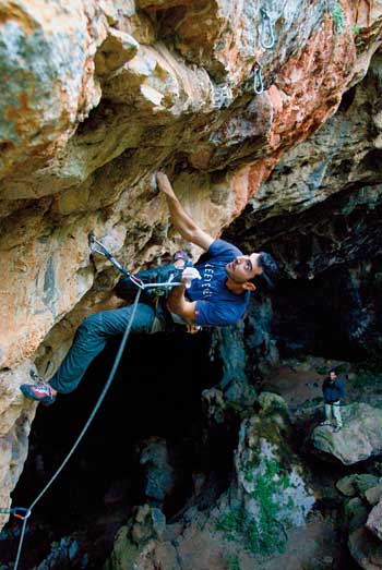 Vaggelis Floros dans "Psycholousia"(7b+).